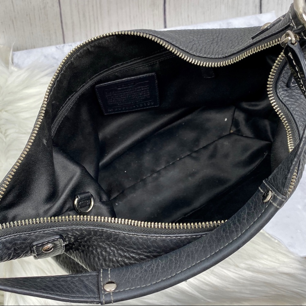 C O A C H : Pebble Leather Handbag - Picture 6 of 7